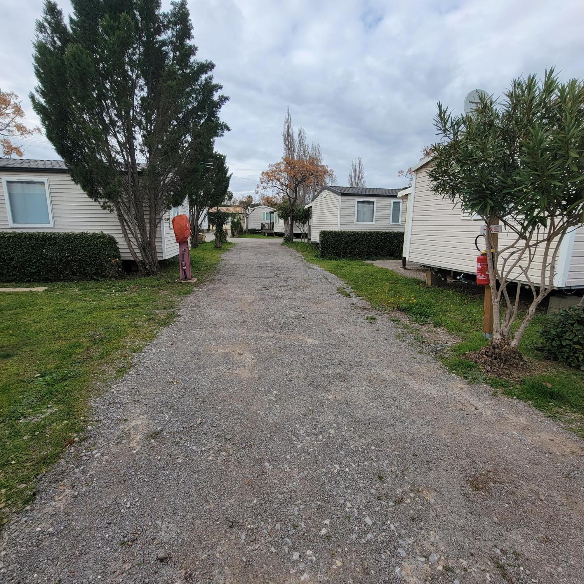 Mobilhome Au Camping Les Salins De La Gardiole Ex Camping Europe Vic-la-Gardiole Exterior photo